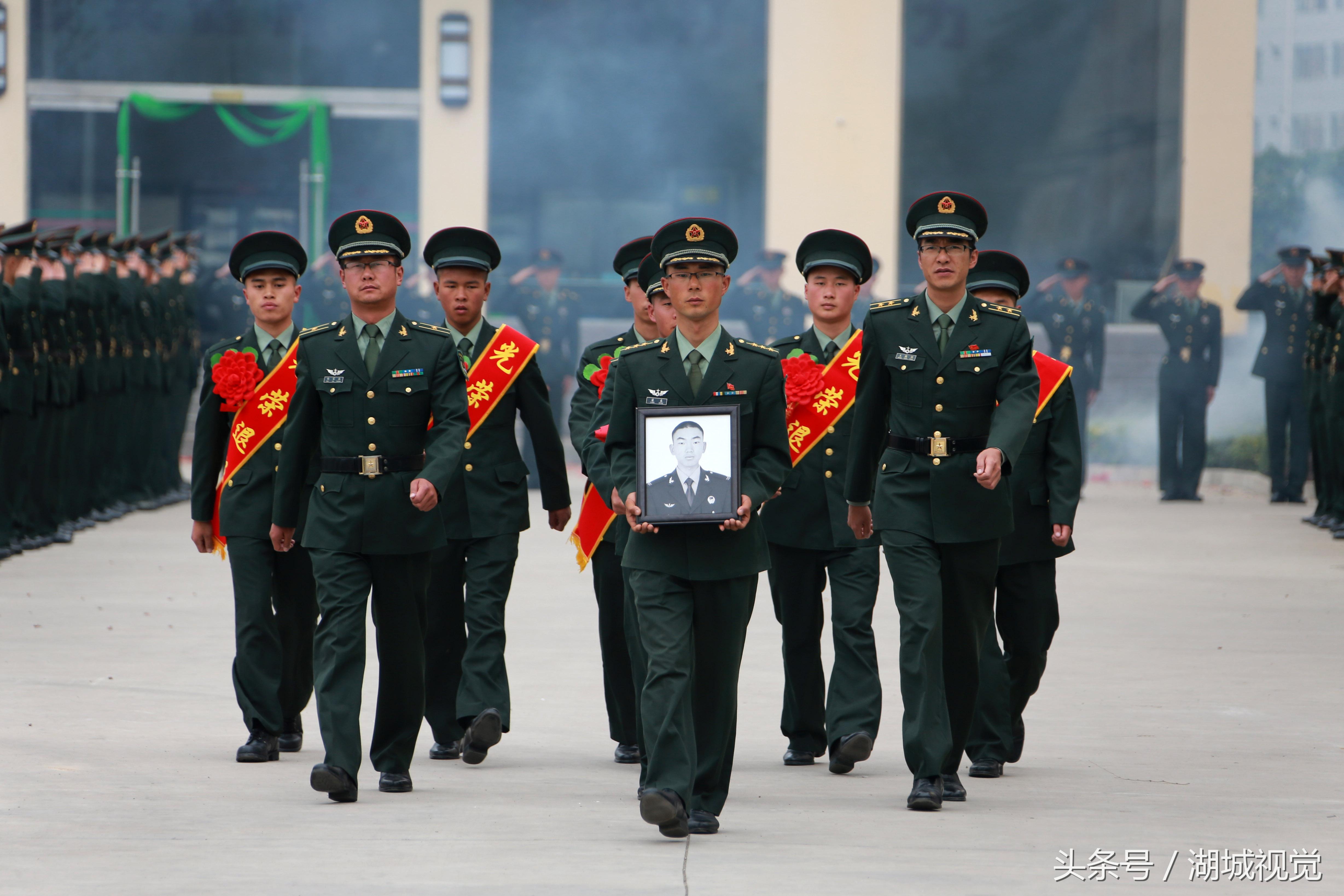 杨磊少将,在第十二集团军展现领导力与担当,杨磊少将展现领导力与担当,第十二集团军之光