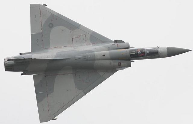 歼-10双三角翼，中国空中力量的独特魅力，歼-10双三角翼展现中国空中力量的独特魅力