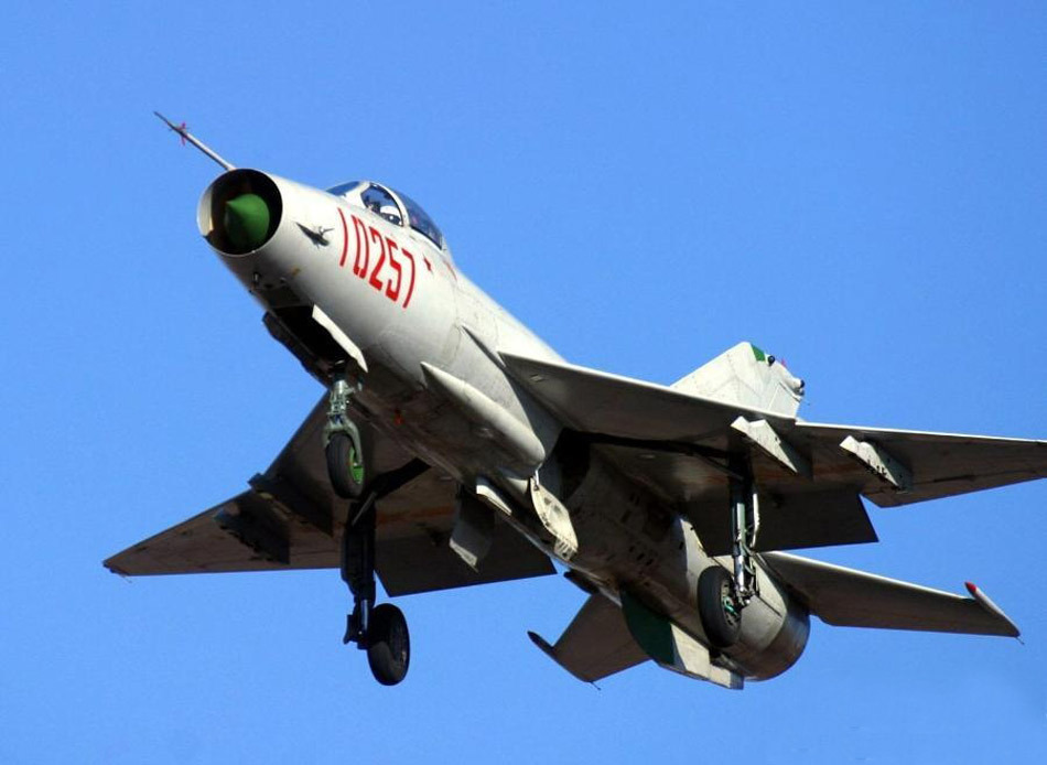 中国空军装备各型战机，力量与技术的完美结合，中国空军装备各型战机，力量与技术的完美融合