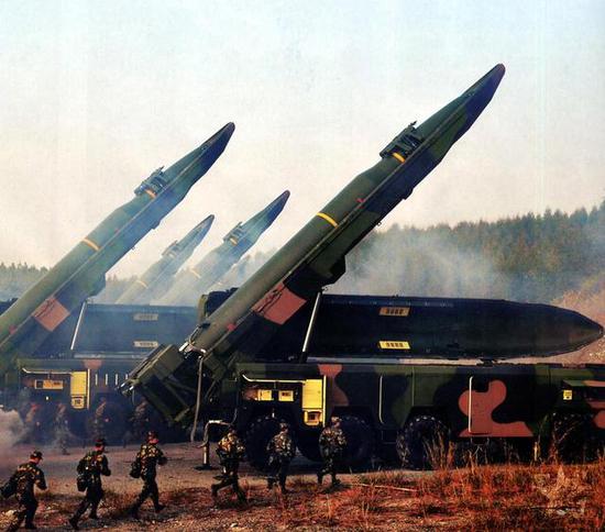 东风导弹家族中的佼佼者，东风-71导弹的射程解析，东风-71导弹射程深度解析，导弹家族中的佼佼者