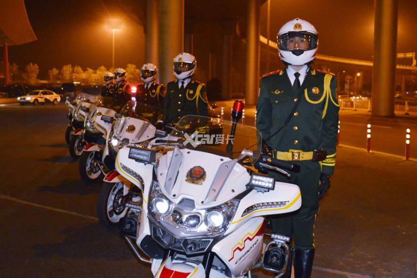 国宾护卫队在上海街头的风采,国宾护卫队上海街头风采展示