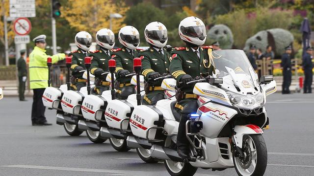 国宾护卫队在上海街头的风采,国宾护卫队上海街头风采展示