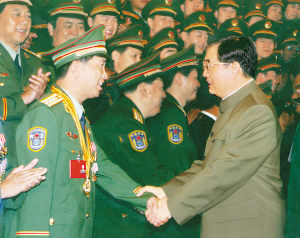 丁晓兵的婚礼,一场别样的浪漫仪式,丁晓兵别样婚礼,浪漫仪式缔造永恒誓言