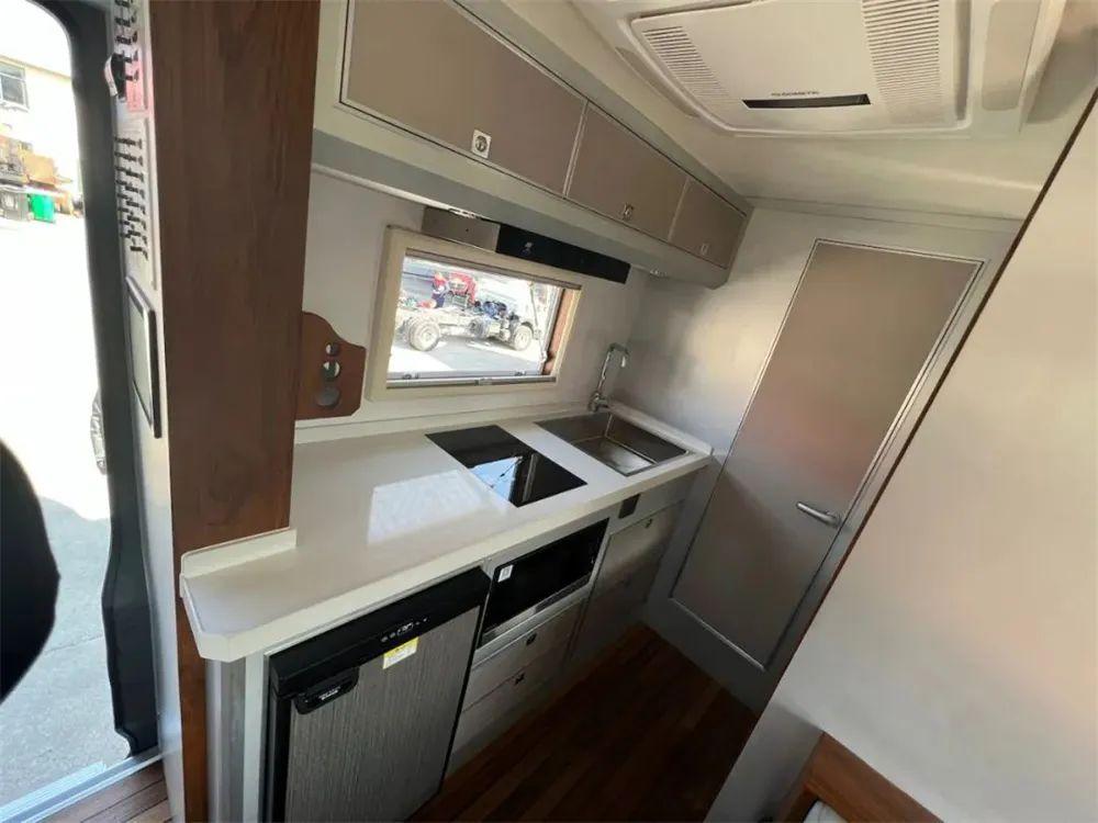 猛士车载炮，现代战场上的得力助手，猛士车载炮，现代战场的得力支援利器