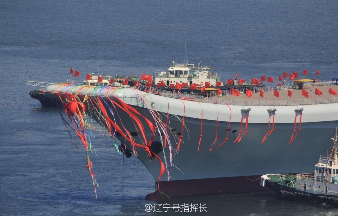 航母下水仪式时的壮丽瞬间，航母下水仪式壮丽瞬间纪实