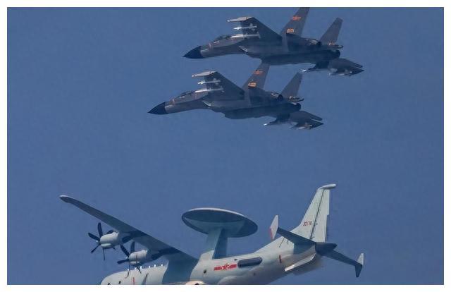 解放军军机越过台海中线，展示捍卫国家主权与领土完整的决心与实力，解放军军机展示捍卫国家主权与领土完整的决心与实力，越过台海中线