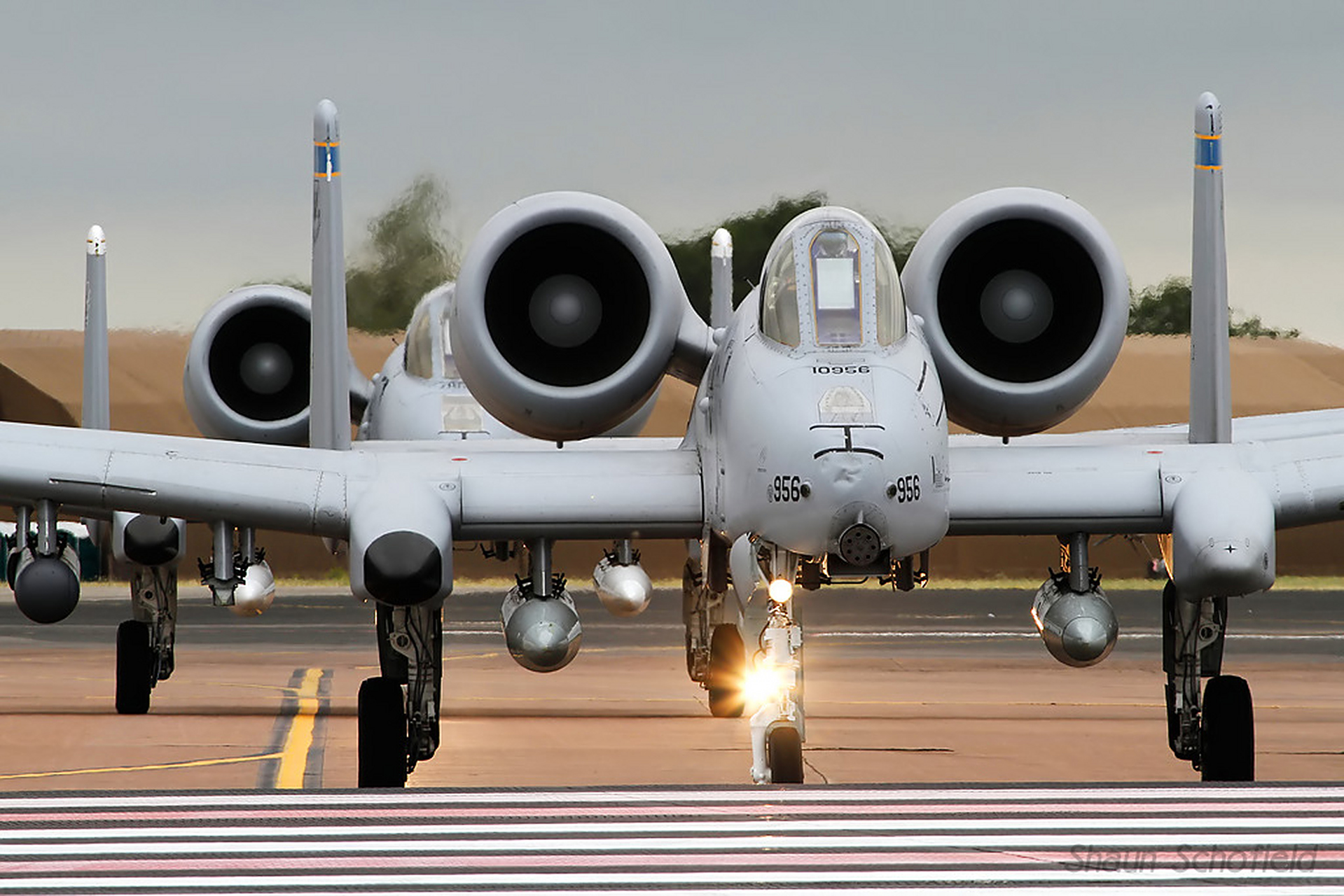 揭秘A-10攻击机的驱动原理,探索强大的动力系统之旅,A-10攻击机驱动原理深度解析,探索强大动力系统之旅