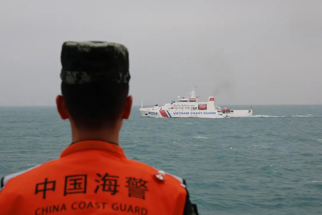 中国海警驱逐越南海警,维护海洋秩序,彰显国家力量,中国海警驱逐越南海警,坚决维护海洋秩序,彰显国家实力