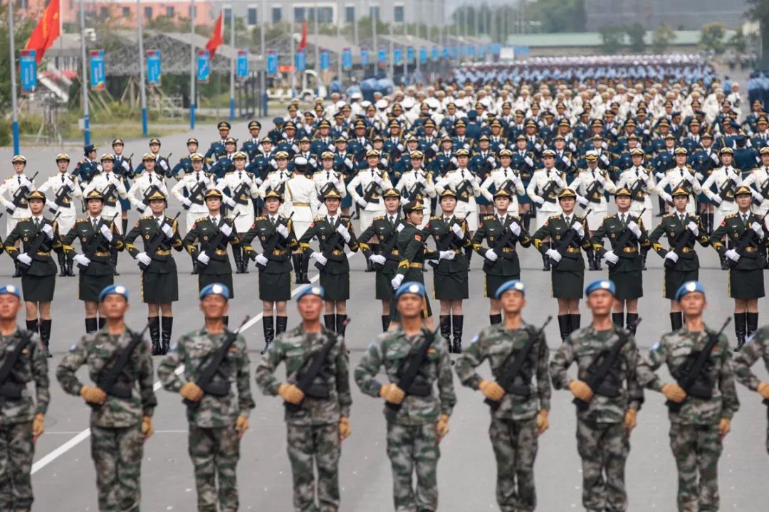 阅兵空军方队,展现空中力量的荣耀与风采,阅兵空军方队,空中力量的荣耀与风采展示