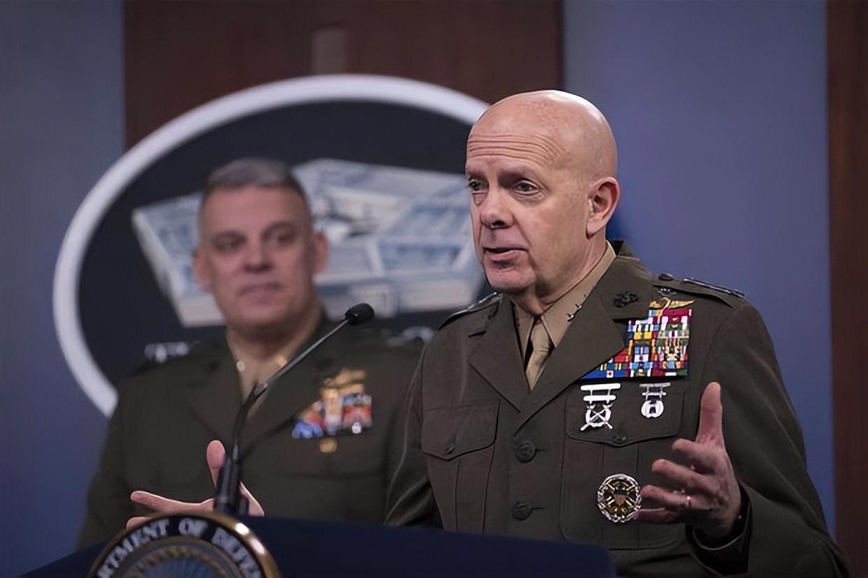 中国新型战斗机歼-16D的服役,揭示空中力量的崭新篇章,歼-16D服役揭示空中力量新篇章