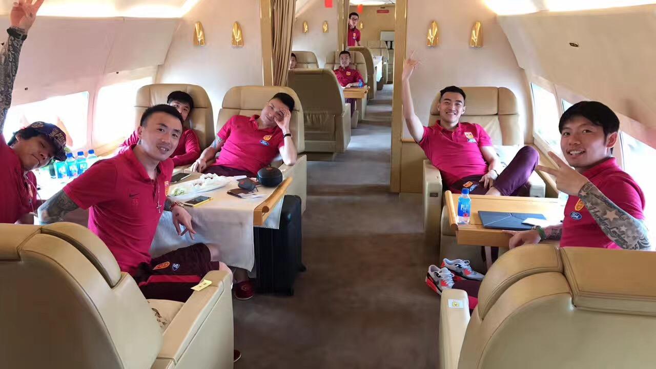 空军一号解析,从设计到功能的多维度探讨,空军一号深度解析,从设计到功能的全方位探讨