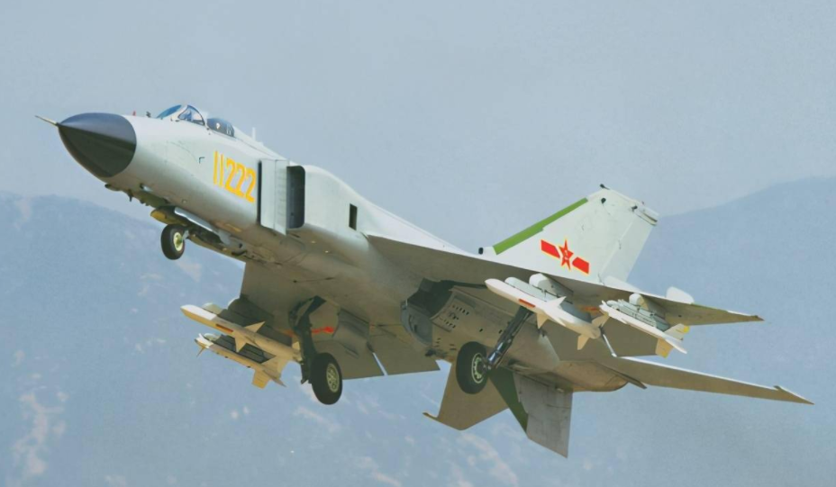 歼-12战斗机带的导弹类型及其特点，歼-12战斗机携带导弹类型与特点解析