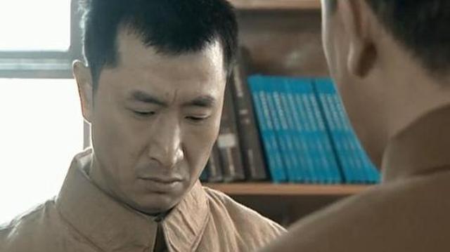 亮剑精神与裤裆里藏手榴弹的启示,亮剑精神与手榴弹启示,勇气与策略的较量