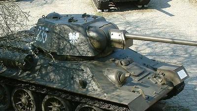 苏联T-34坦克装甲的厚实程度,二战中的钢铁巨兽,二战钢铁巨兽,苏联T-34坦克装甲厚实程度揭秘