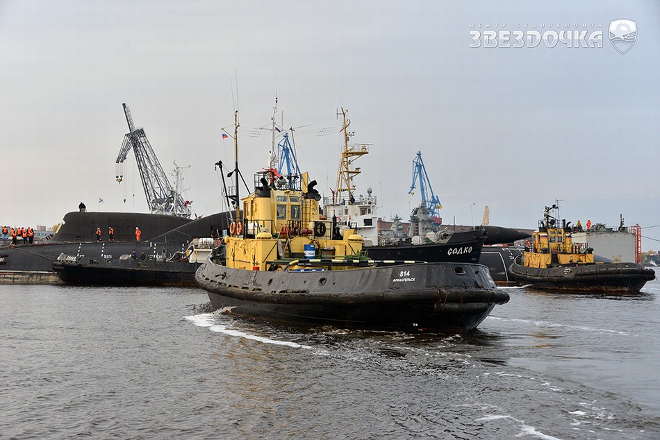 半潜船相片,揭示深海运输的神秘面纱,半潜船相片,深海运输的神秘面纱揭秘