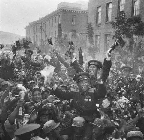 中国人民志愿军抗美援朝歌曲,音乐中的英勇与荣耀,中国人民志愿军抗美援朝歌曲,音乐中的英勇与荣耀赞歌