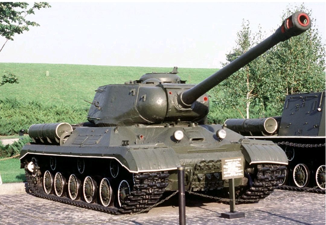 德国最著名的虎式型号——深度解析其历史、设计与影响,德国虎式坦克的深度解析,历史、设计与影响探究