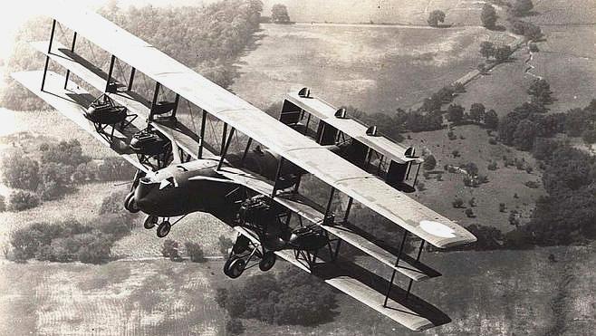 歼-10战斗机的最大升限,探索中国空中力量的巅峰之作,探索中国空中力量的巅峰,歼-10战斗机最大升限揭秘