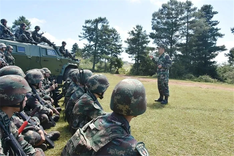 火箭军与陆军，中国国防力量的双璧，中国国防力量的双璧，火箭军与陆军联手捍卫国家安全