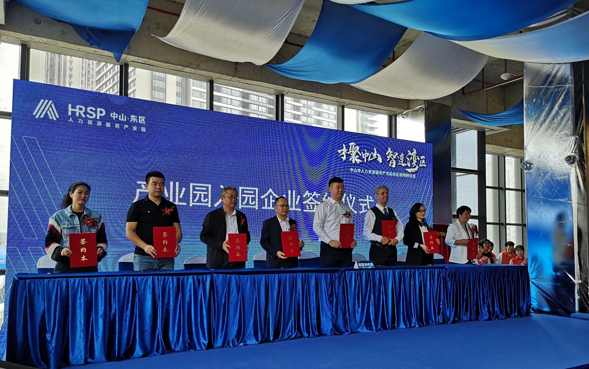 凤凰网新闻中心人力资源的卓越实践与发展，凤凰网新闻中心人力资源卓越实践与发展探索