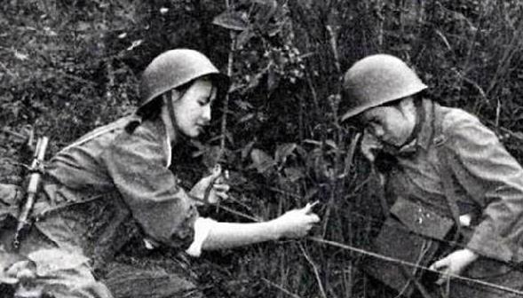 中国女兵照片大全,展现飒爽英姿的力量之美,中国女兵飒爽英姿的力量之美照片大全集