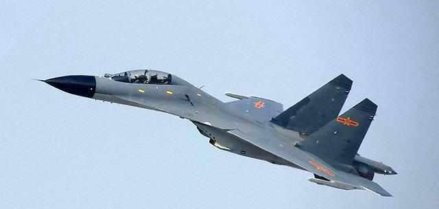 歼-10与歼-11，两款战机的大小对比，歼-10与歼-11战机尺寸对比，大小之战的揭秘