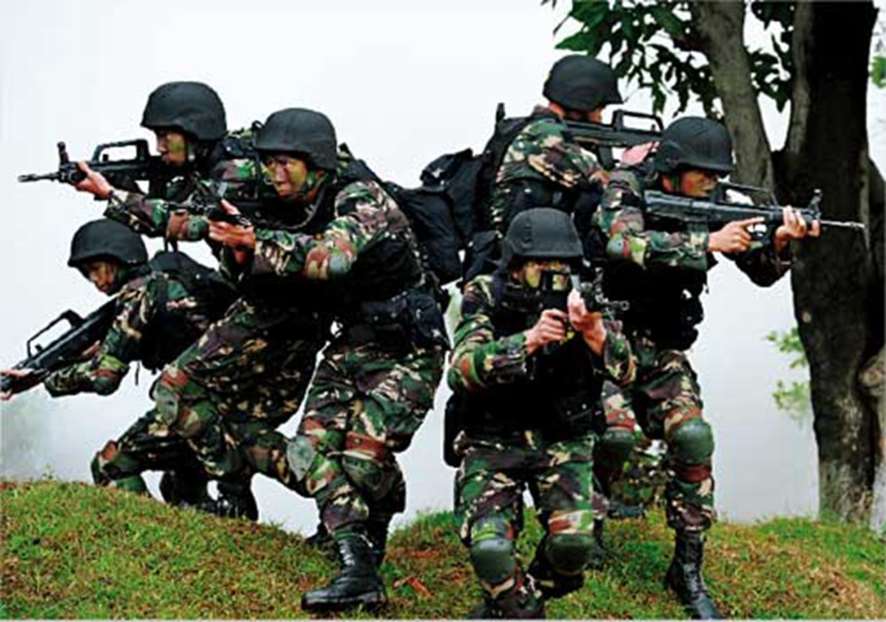 关于21式迷彩服武警与解放军的优劣比较，21式迷彩服，武警与解放军的优劣比较分析