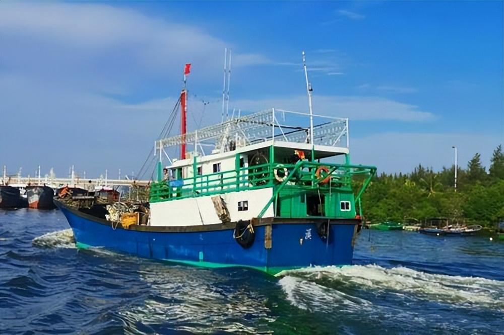 两辆导弹快艇,海上力量的速度与威力象征,两辆导弹快艇,海上力量的速度与威力之巅