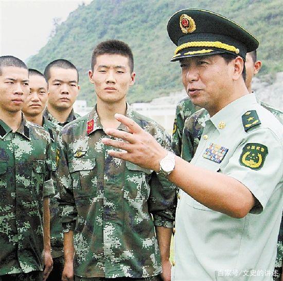 独臂将军丁小军,生平简历与非凡人生,独臂将军丁小军,生平简历与非凡人生的传奇故事