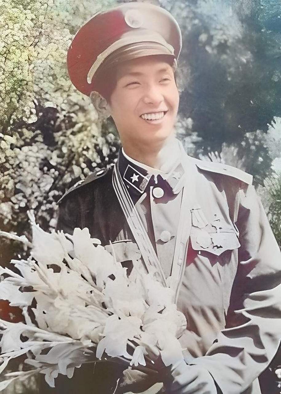 独臂将军丁小军,生平简历与非凡人生,独臂将军丁小军,生平简历与非凡人生的传奇故事