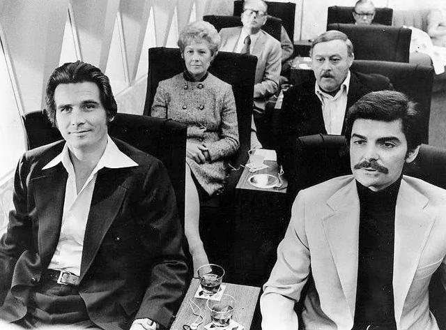 美国西部电影排行，经典之作的回顾与解析，美国西部电影经典排行回顾与解析