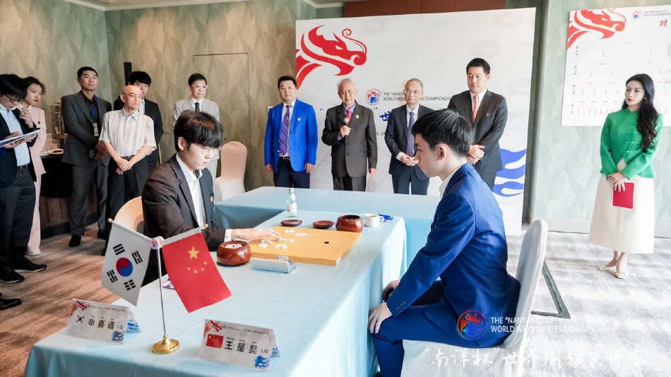 南洋杯决赛,新加坡战火重燃,荣耀之战一触即发,南洋杯决赛重磅来袭,新加坡战火重燃,荣耀之战激动人心