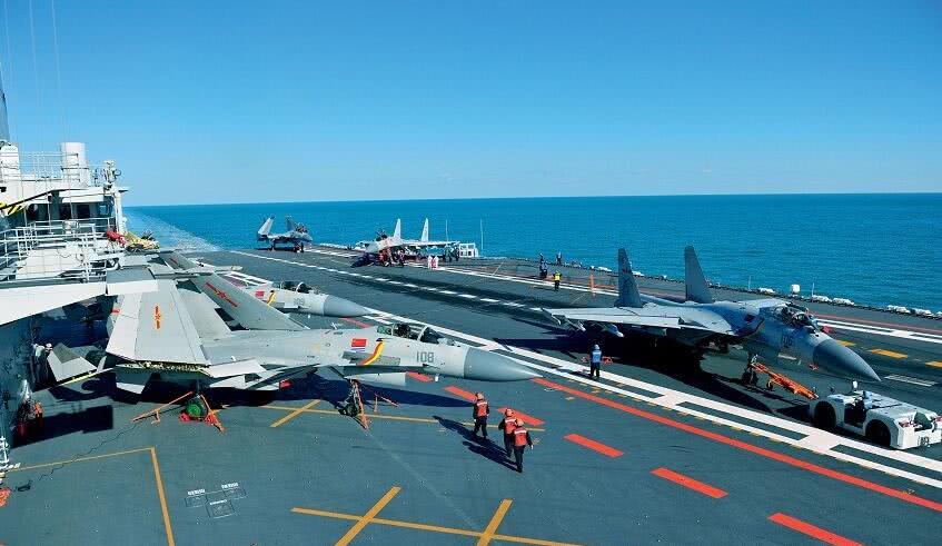 黄蜂级两栖攻击舰与F-35B,现代海空力量的完美结合,黄蜂级两栖攻击舰与F-35B,现代海空力量的巅峰组合